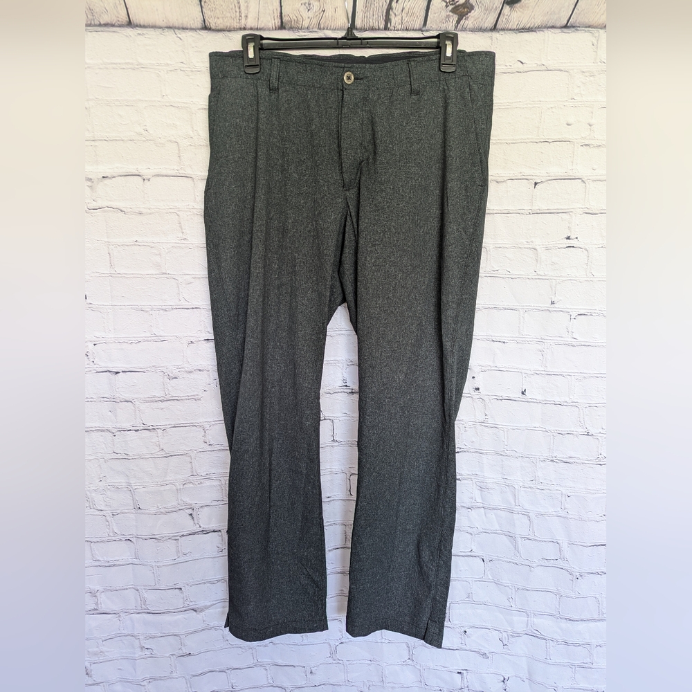 Under Armour Showdown Vented Pants 42/32 Black
